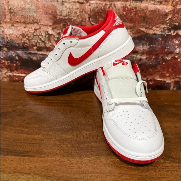 Jordan Sneakers White Red Accents - Picture 3 of 8